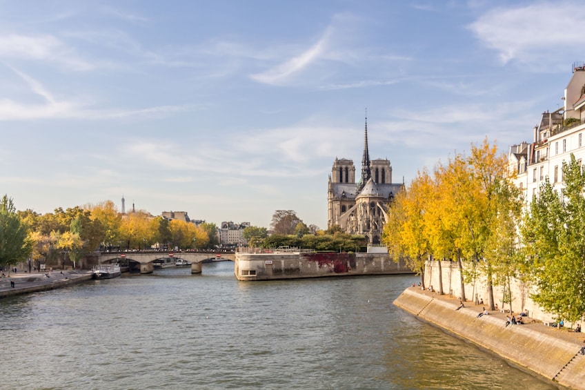 Seine Dinner Cruise with Live Music