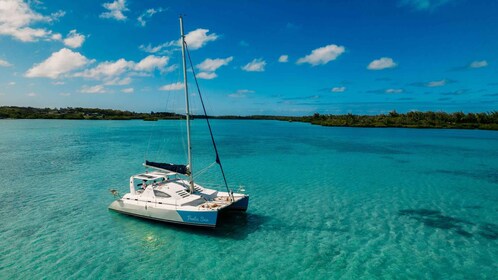 มอริเชียส: ทัวร์เรือคาตามารันส่วนตัวไปยัง île aux Cerfs