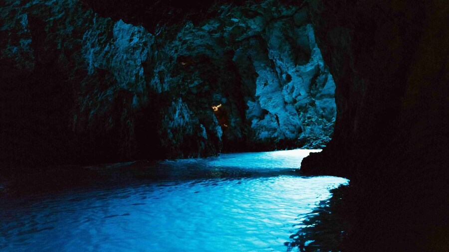 Hvar: Blue and Green Caves Boat Tour with Stiniva Beach