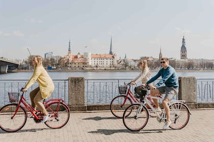 Riga: Arkitektur og bydeler - sightseeingtur på sykkel