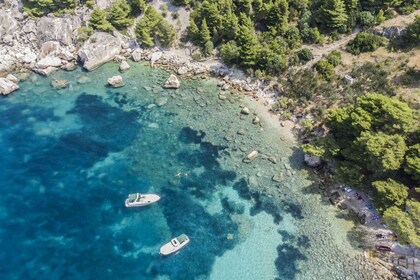 Hvar: Privat båttur til de beste strendene med vinsmaking