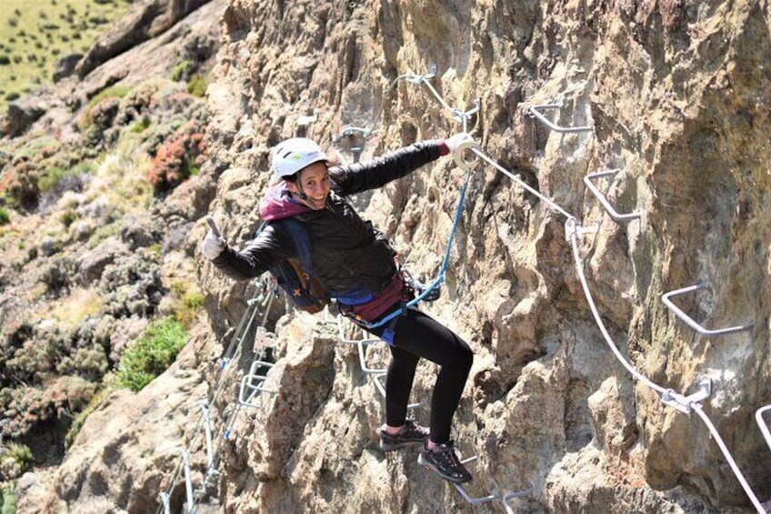 3hrs de Escala y Caminata en Via Ferrata del Cañadón 