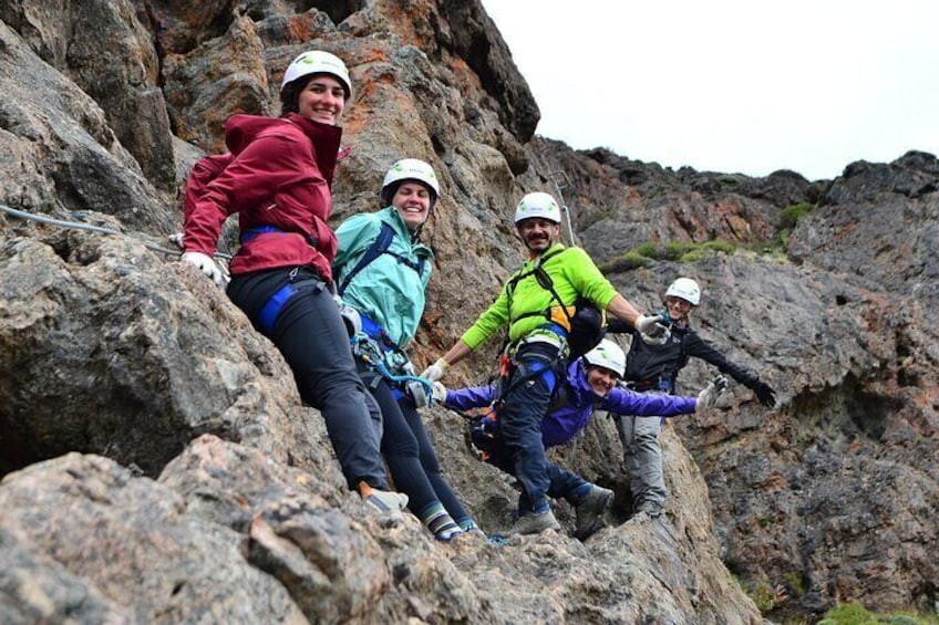 3hrs de Escala y Caminata en Via Ferrata del Cañadón 