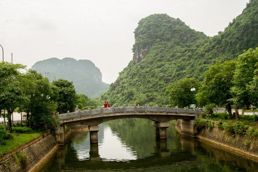 FULL-DAY DISCOVER ANCIENT HOA LU AND TRANG AN FROM HA NOI