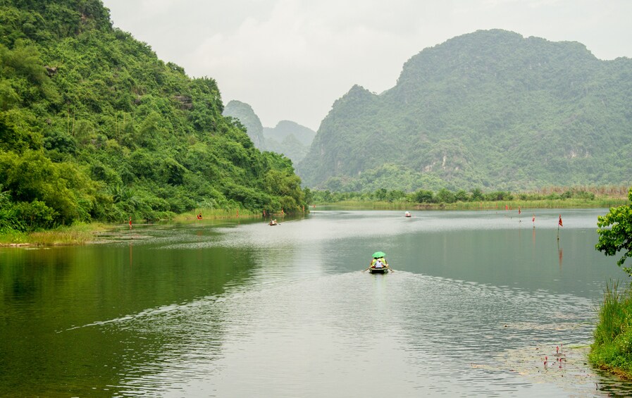 FULL-DAY DISCOVER ANCIENT HOA LU AND TRANG AN FROM HA NOI