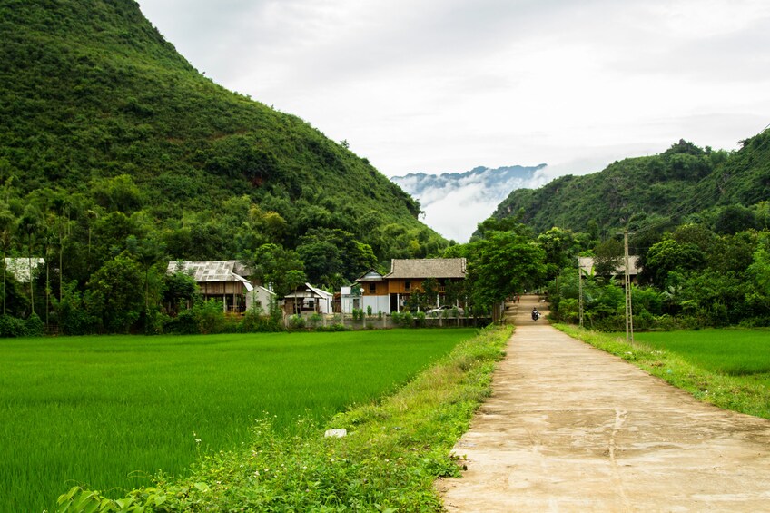 FULL-DAY DISCOVER MAI CHAU FROM HA NOI