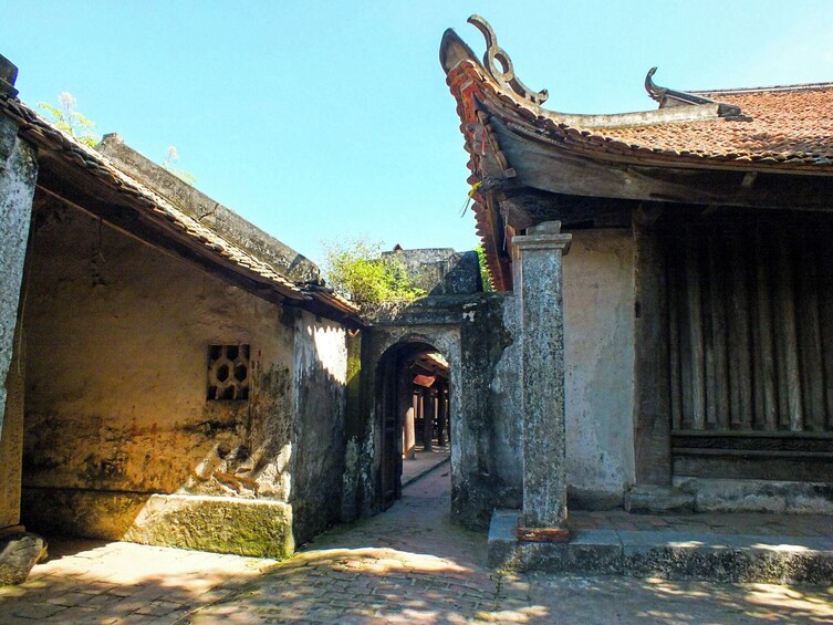 FULL-DAY HANDICRAFT VILLAGES: BAT TRANG, DONG HO AND BUT THAP FROM HA NOI