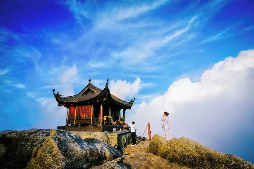 FULL-DAY SACRED YEN TU MOUNTAIN FROM HANOI