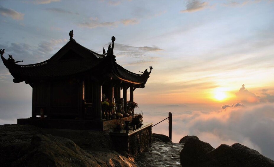 FULL-DAY SACRED YEN TU MOUNTAIN FROM HANOI