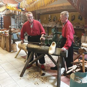 Volendam: Workshop di 2 ore sulla produzione di zoccoli e tour del formaggi...