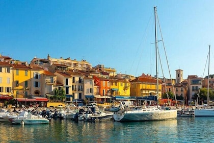 Cassis, visita de bodegas y Calanques desde Aix en Provence.