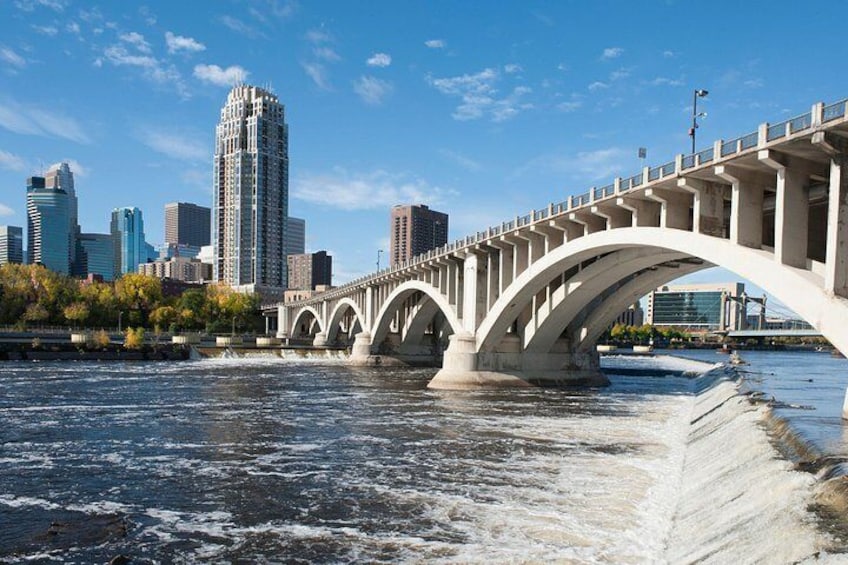 Minneapolis Tour & Mississippi River Cruise