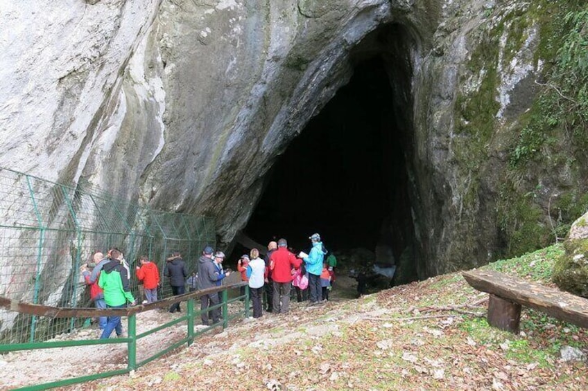 Cave "Djevojačka pećina"