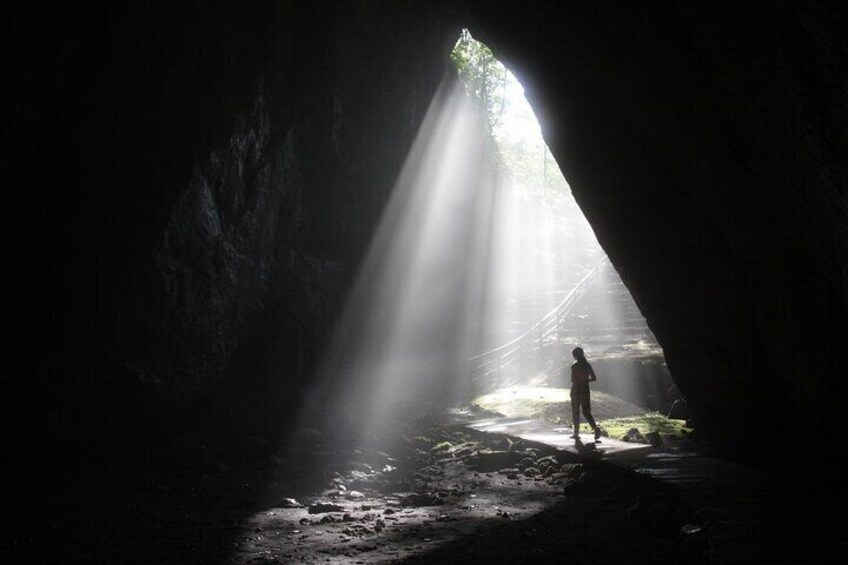 Cave "Djevojačka pećina"