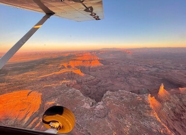 Moab : Visite du parc national des Canyonlands en avion le matin ou au couc...