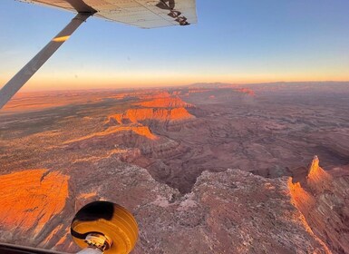 Moab : Visite du parc national des Canyonlands en avion le matin ou au couc...