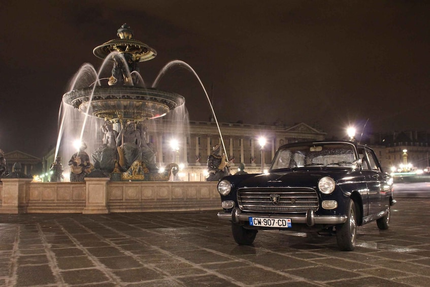 Picture 3 for Activity Paris: 1-Hour Tour in a Vintage Car