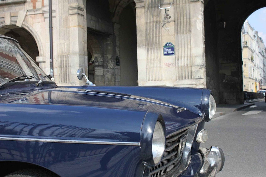 Picture 5 for Activity Paris: 1-Hour Tour in a Vintage Car