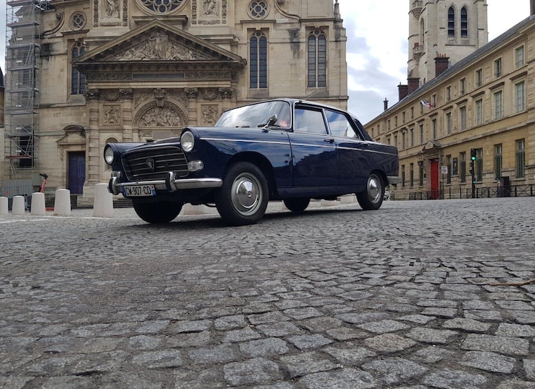 Picture 6 for Activity Paris: 1-Hour Tour in a Vintage Car