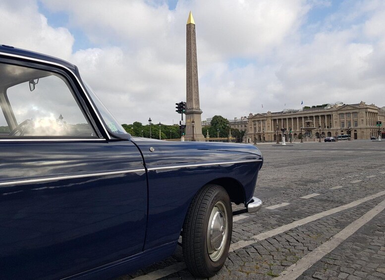 Picture 9 for Activity Paris: 1-Hour Tour in a Vintage Car