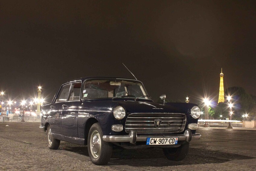 Picture 4 for Activity Paris: 1-Hour Tour in a Vintage Car