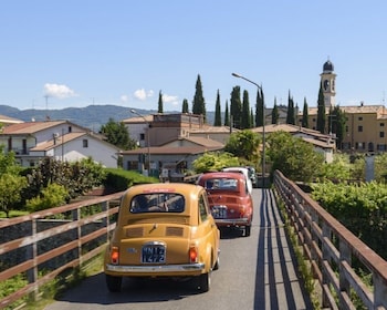 Peschiera del Garda : Location d'une FIAT 500 d'époque