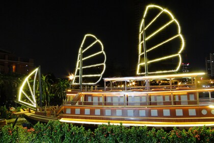 VIETNAMESE WATER PUPPET SHOW & DINNER IN HO CHI MINH CITY