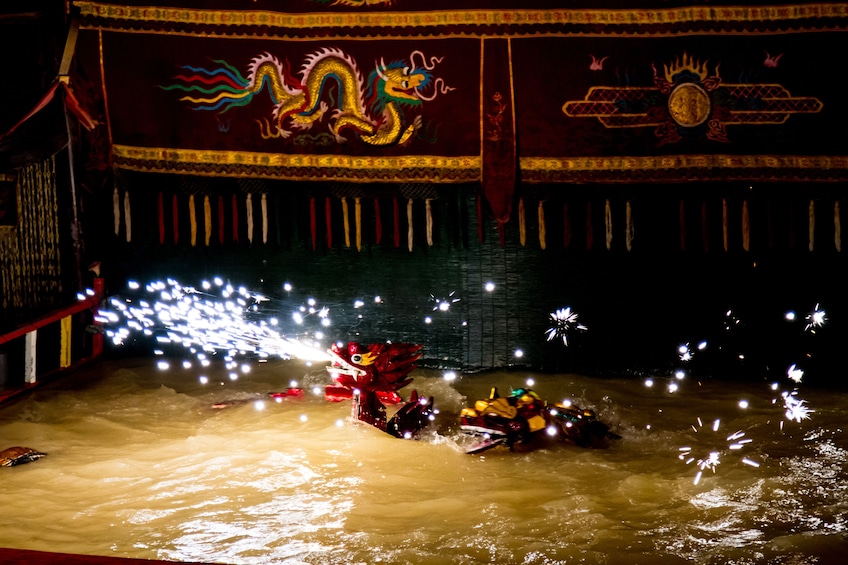 VIETNAMESE WATER PUPPET SHOW & DINNER ON CRUISE