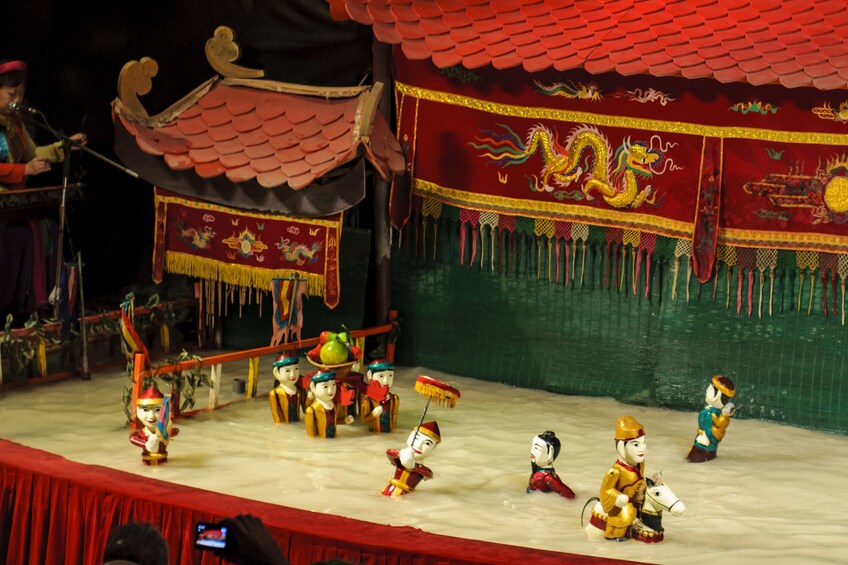 VIETNAMESE WATER PUPPET SHOW & DINNER ON CRUISE