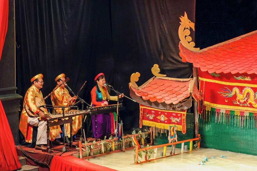 VIETNAMESE WATER PUPPET SHOW & DINNER IN HO CHI MINH CITY