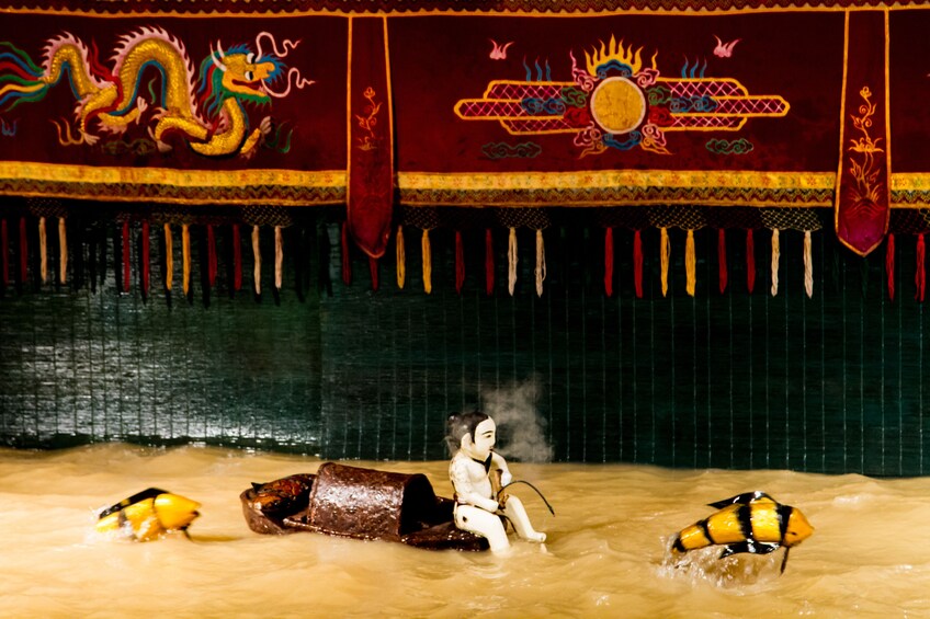 VIETNAMESE WATER PUPPET SHOW & DINNER ON CRUISE