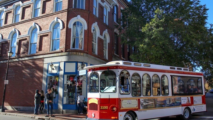 Portland, Maine: Sightseeing Trolley Tour with a Guide