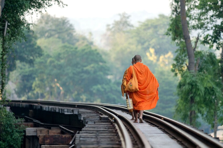 Kanchanaburi's River Kwai and Hellfire Pass Tour from Bangkok