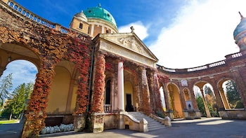 Small-Group Guided Walking & Driving Tour of Zagreb