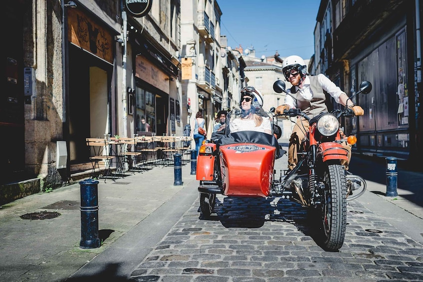 Picture 3 for Activity Bordeaux: Sightseeing by Side Car