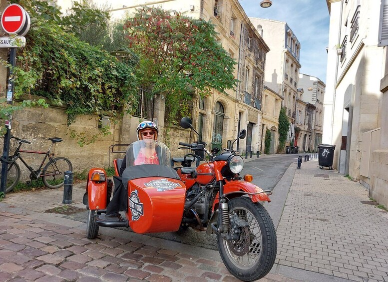 Picture 11 for Activity Bordeaux: Sightseeing by Side Car