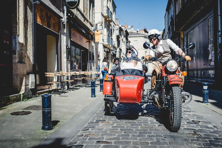 Picture 1 for Activity Bordeaux: Sightseeing by Side Car