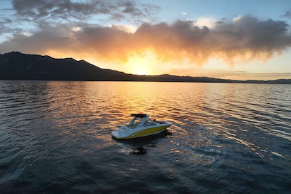 Lake Tahoe: 2-Hour Private Sunset Boat Charter