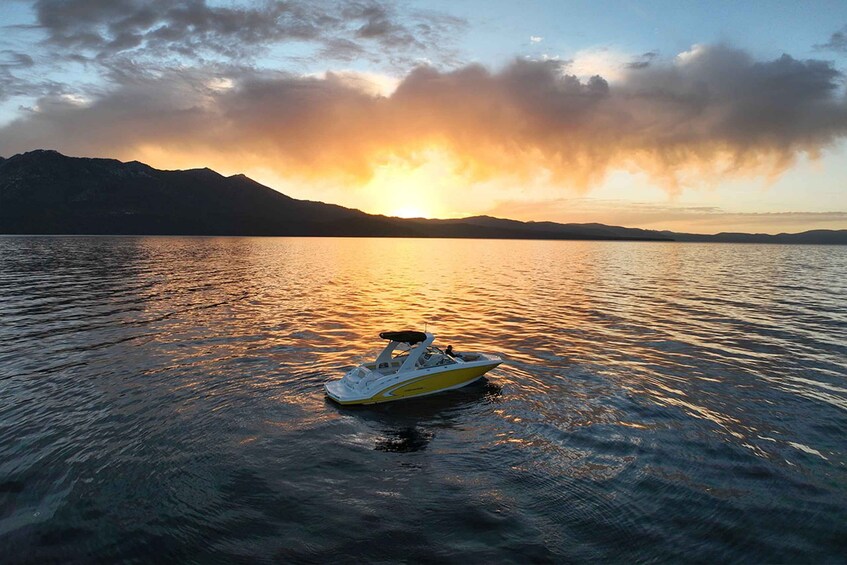 Lake Tahoe: 2-Hour Private Sunset Boat Charter