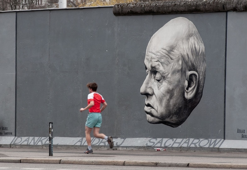 Beyond the Berlin Wall: East Side Gallery Self-Guided Audio Tour