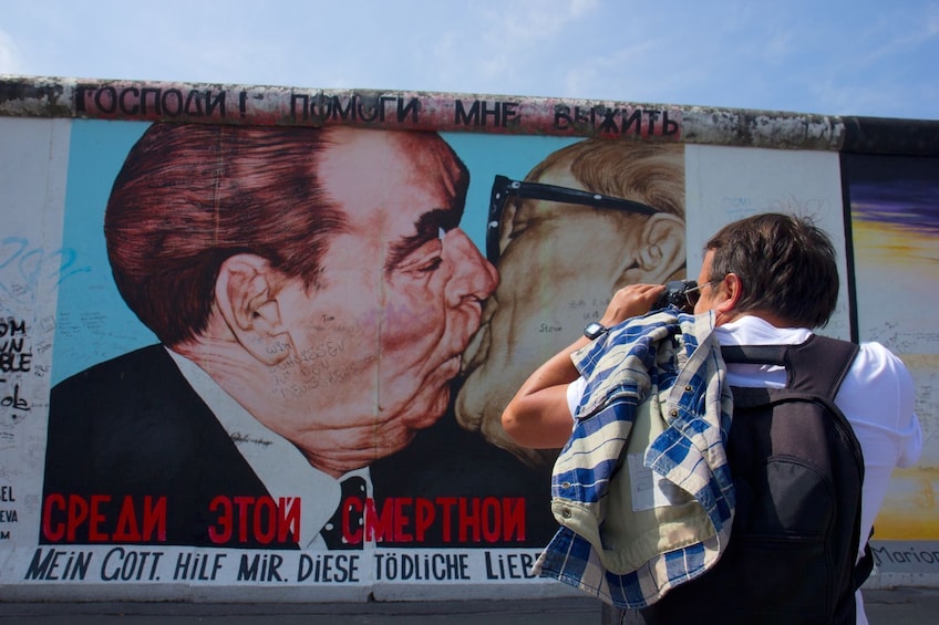 Beyond the Berlin Wall: East Side Gallery Self-Guided Audio Tour