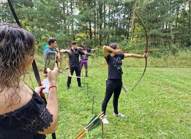 Riga : Tour privé de tir à l'arc, Tag de tir à l'arc et barbecue fumant