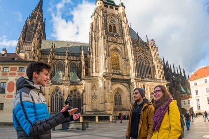 Prague : Château et Ch. Bridge Visite à pied privée en DE ou EN