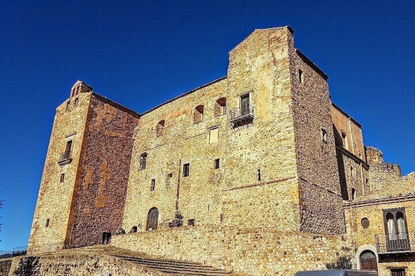 6-hour tour of Cefalù and Castelbuono departing from Palermo