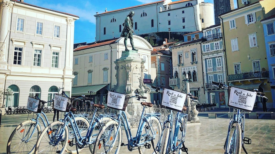 Piran: Bike Rental with Map, Helmet, Water bottle and Lock