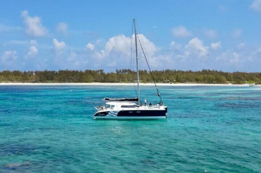 Mauritius Northern Islet Catamaran Adventure: Full Day Experience