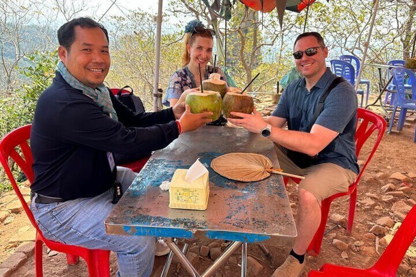 Oudong Mountain tour by Tuk Tuk/Car