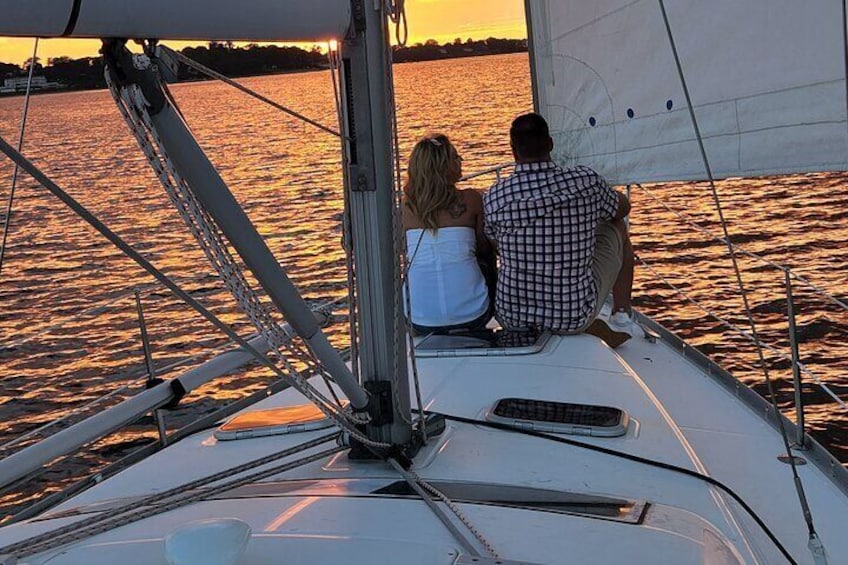 Romantic sunset sail celebratung an Anniversary 