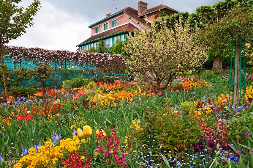 Half Day Tour to Giverny with Monet’s House and Gardens from Paris