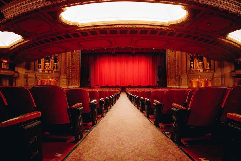 Picture 3 for Activity The Chicago Theatre: Tour Experience with Licensed Guide